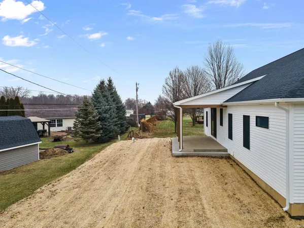 $529,000 | 9186 East Snow White Road, Cromwell, IN 46732