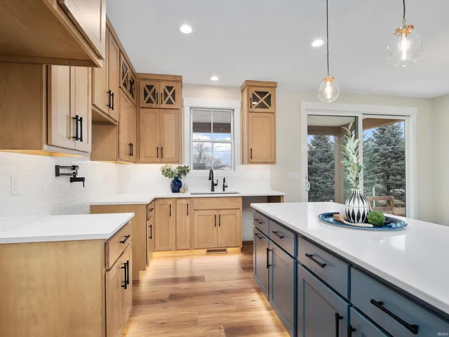 $529,000 | 9186 East Snow White Road, Cromwell, IN 46732