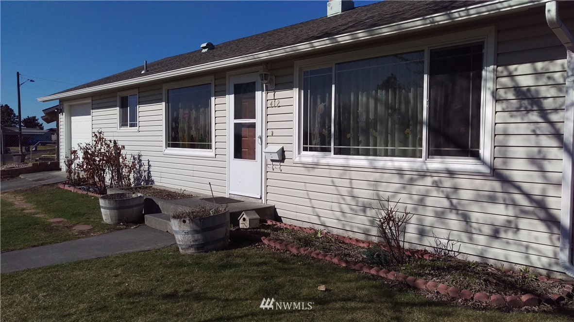 412 North Dale Road Moses Lake, WA 98837 - Photo 2 of 10 Gallery Image 2