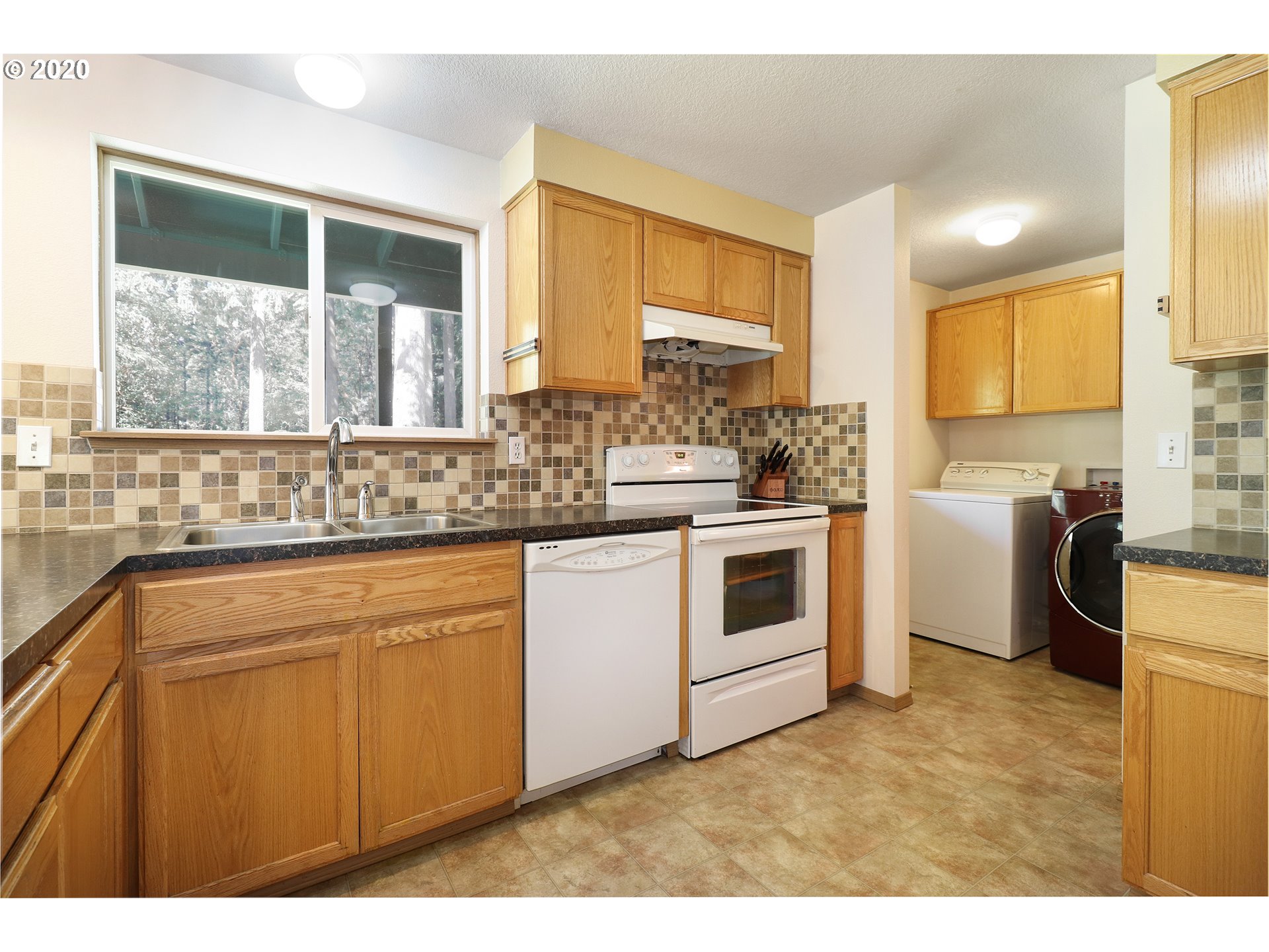 25825 South Fallsview Road Beavercreek, OR 97004 - Photo 11 of 32 Gallery Image 11
