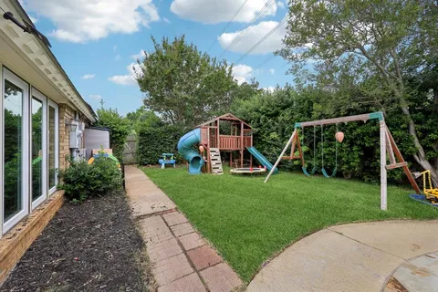 $469,900 | 3710 Falcon Lake Drive, Arlington, TX 76016