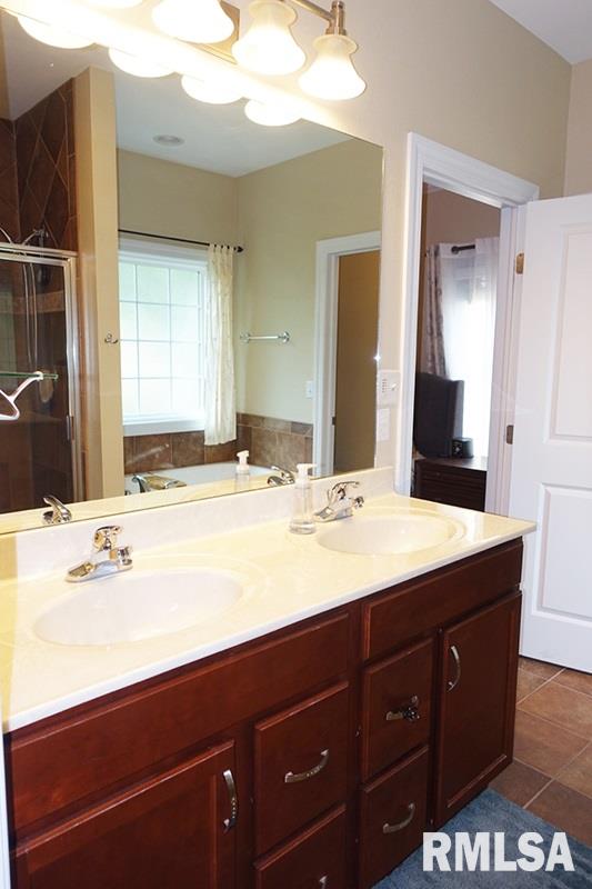 1304 Santa Fe Road Washington, IL 61571 - Photo 17 of 35 Gallery Image 17