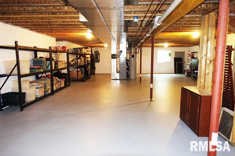 1304 Santa Fe Road Washington, IL 61571 - Photo 25 of 35 Gallery Image 25