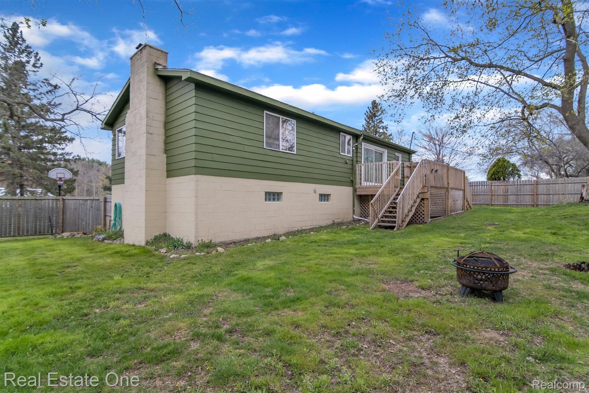 8995 Bishop Road Brighton, MI 48116 - Photo 22 of 31 23-8995 Bishop Rd-Windowstill Real Estate Photography-23.jpg