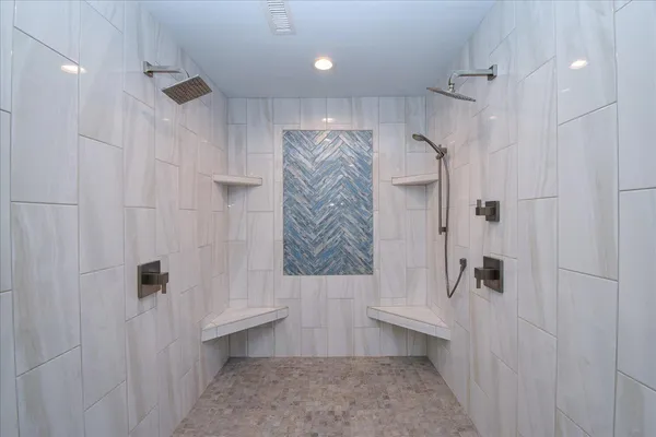 a view of backyard with garden and trees