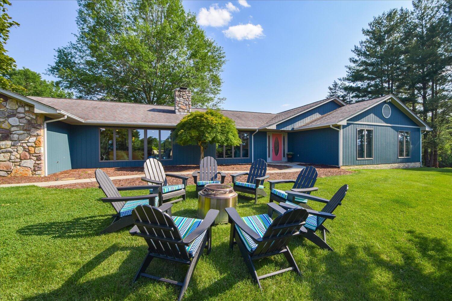 569 Sprinkle Road Fincastle, VA 24090 - Photo 3 of 59 38-569 Sprinkle-38