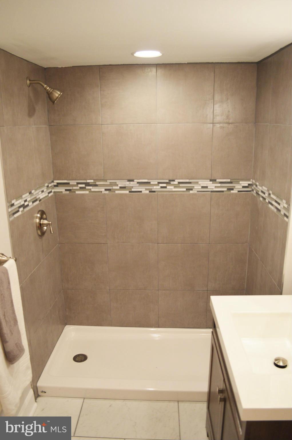 8134 North Boundary Road Baltimore, MD 21222 - Photo 25 of 30 Bath