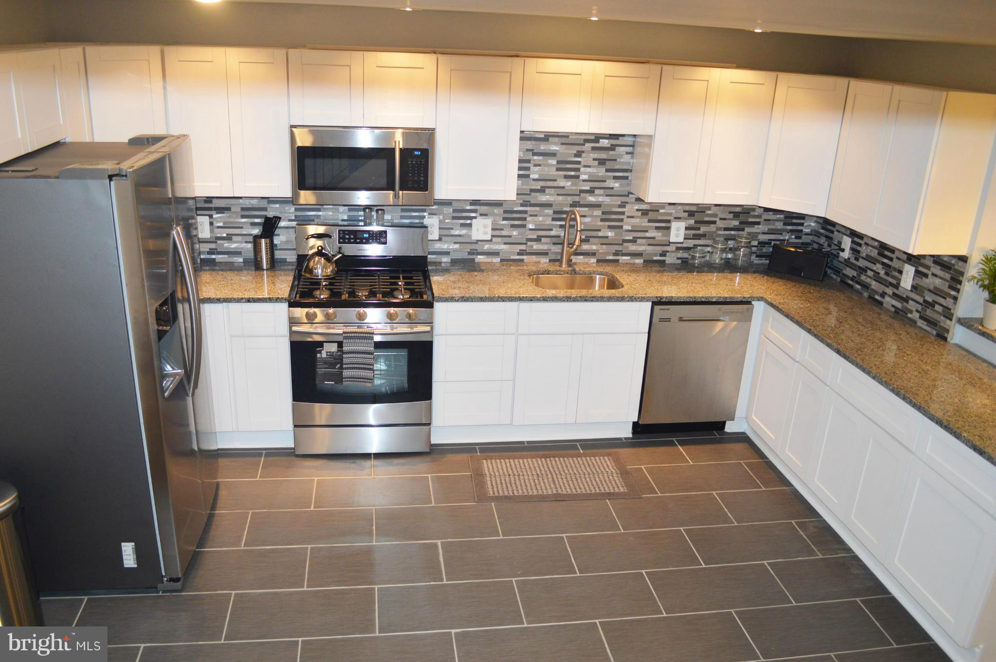 8134 North Boundary Road Baltimore, MD 21222 - Photo 9 of 30 kitchen