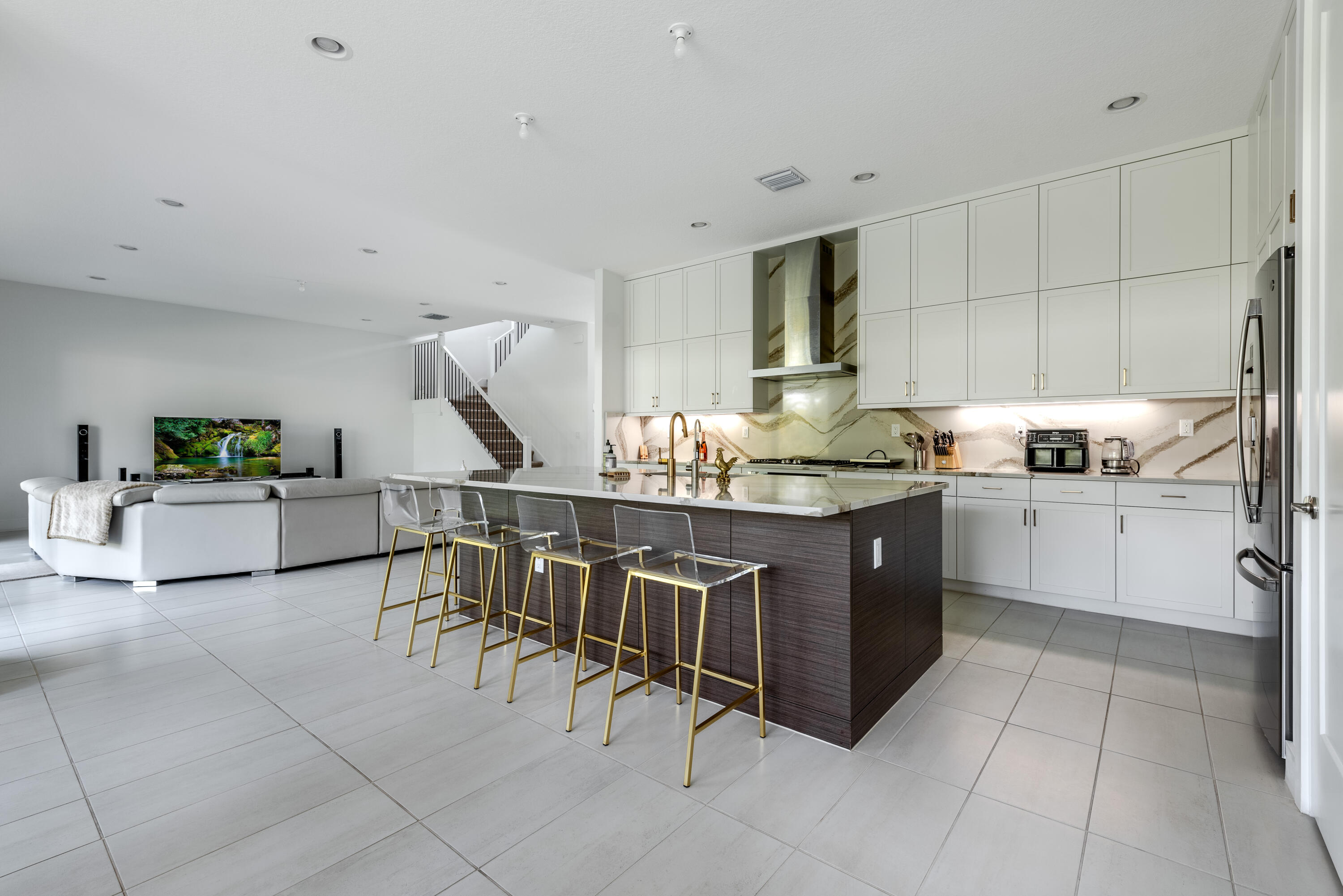 8131 Laurel Falls Drive Boca Raton, FL 33496 - Photo 11 of 46 Kitchen