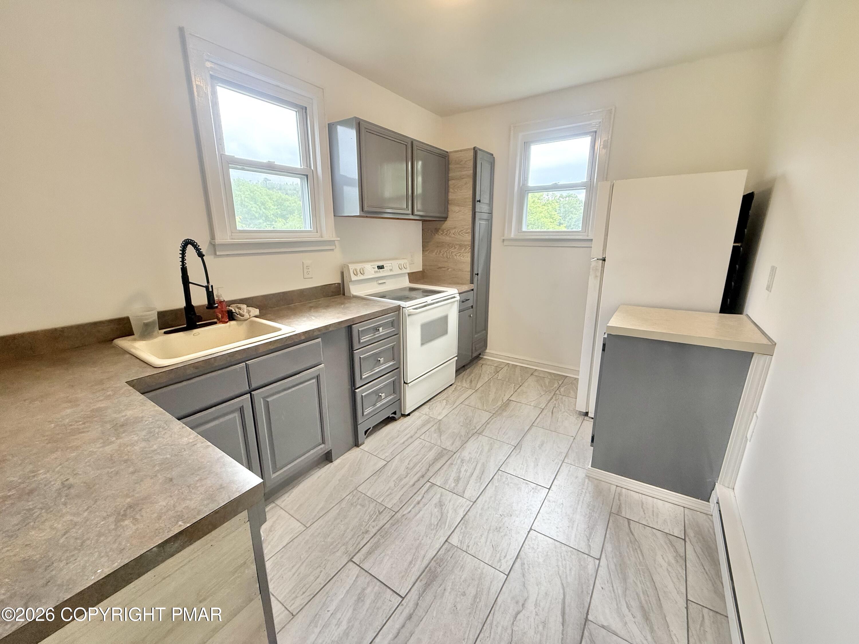 309-311 East Ridge Street Lansford, PA 18232 - Photo 11 of 47 IMG_4587