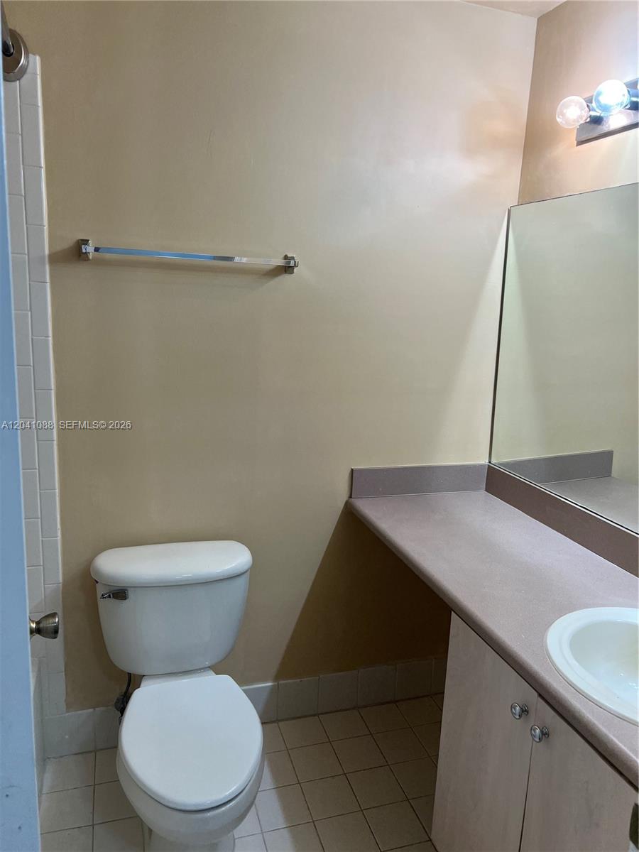 183 Hidden Ct Road, Unit F33 Hollywood, FL 33023 - Photo 30 of 35