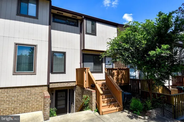 $2,800 | 1809 Westwind Way, Unit 56, McLean, VA 22102