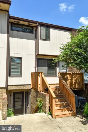 $2,800 | 1809 Westwind Way, Unit 56, McLean, VA 22102