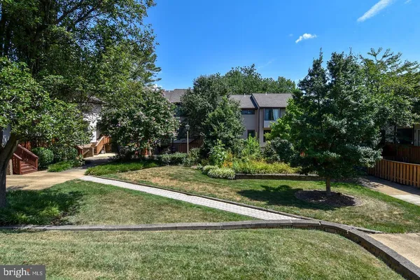 $2,800 | 1809 Westwind Way, Unit 56, McLean, VA 22102