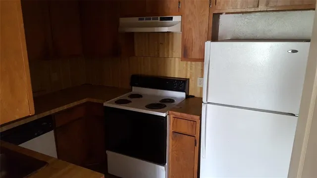 $1,350 | 1037 Southmoor Drive, Arlington, TX 76010