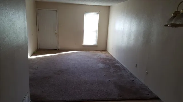 $1,350 | 1037 Southmoor Drive, Arlington, TX 76010