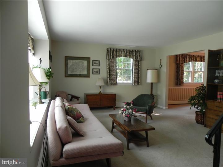 593 Kings Road Yardley, PA 19067 - Photo 3 of 17 Gallery Image 3