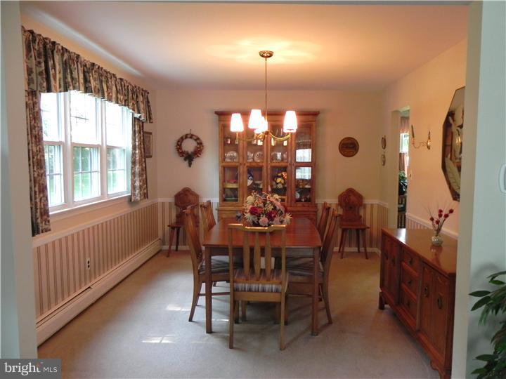 593 Kings Road Yardley, PA 19067 - Photo 4 of 17 Gallery Image 4