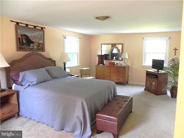 593 Kings Road Yardley, PA 19067 - Photo 7 of 17 Gallery Image 7