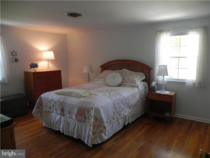 593 Kings Road Yardley, PA 19067 - Photo 8 of 17 Gallery Image 8