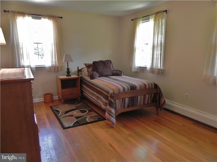 593 Kings Road Yardley, PA 19067 - Photo 9 of 17 Gallery Image 9