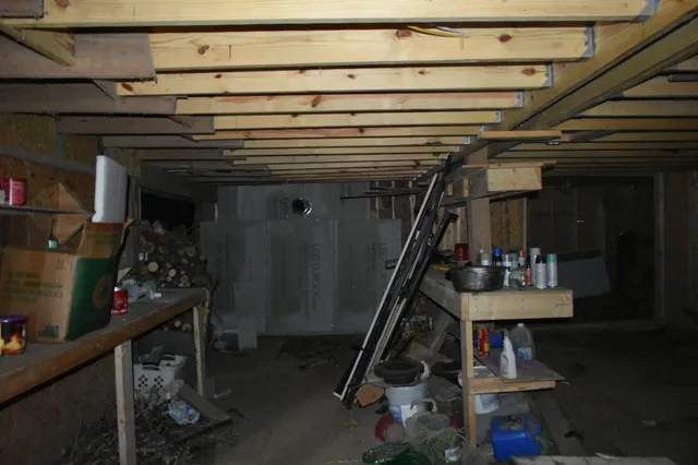 a house view with a sink and backyard