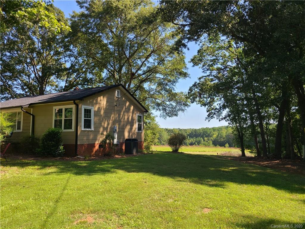 1704 Rhyne Road Dallas, NC 28034 - Photo 3 of 33 Gallery Image 3