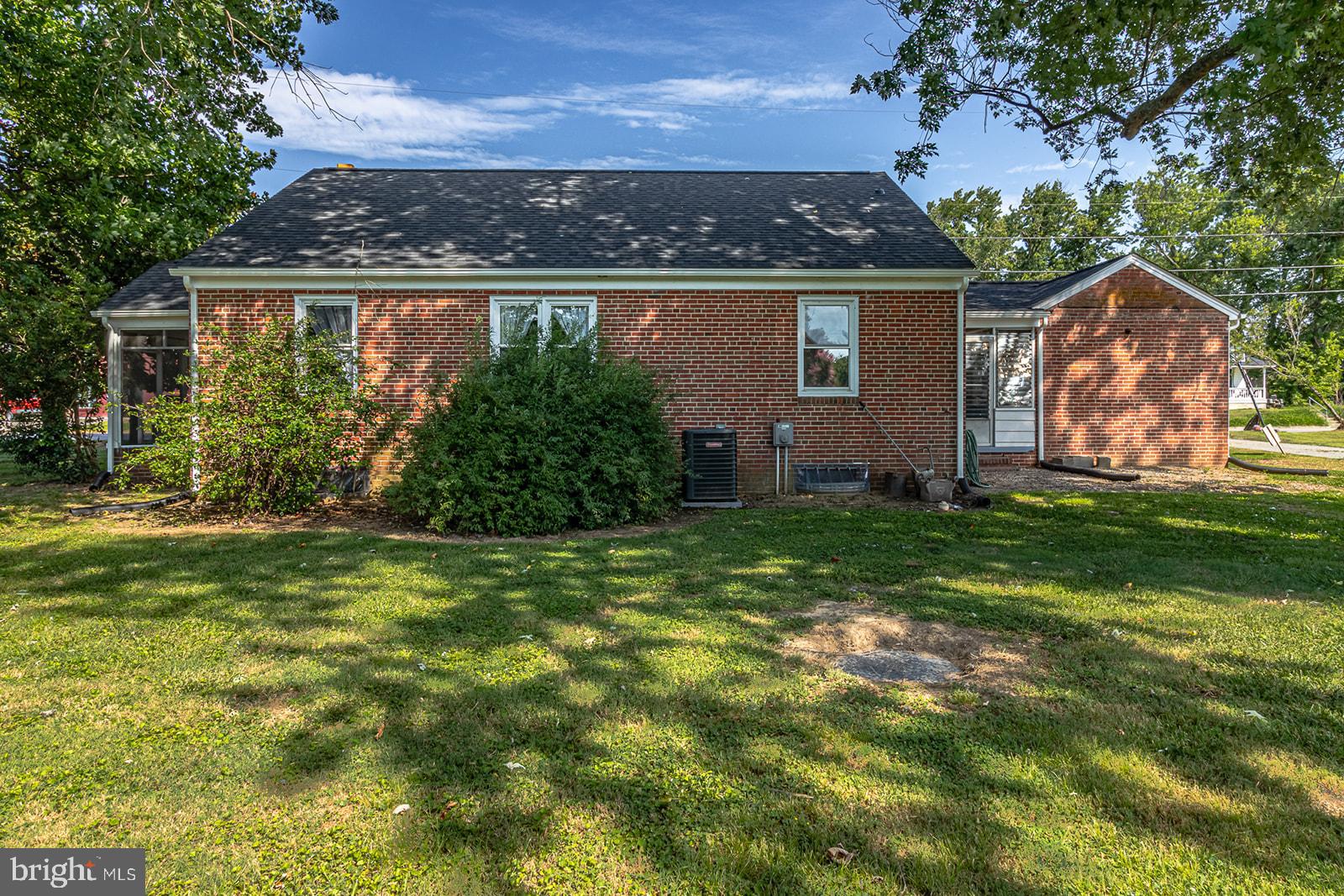 52 Lake Road Lottsburg, VA 22511 - Photo 9 of 42 Level rear yard