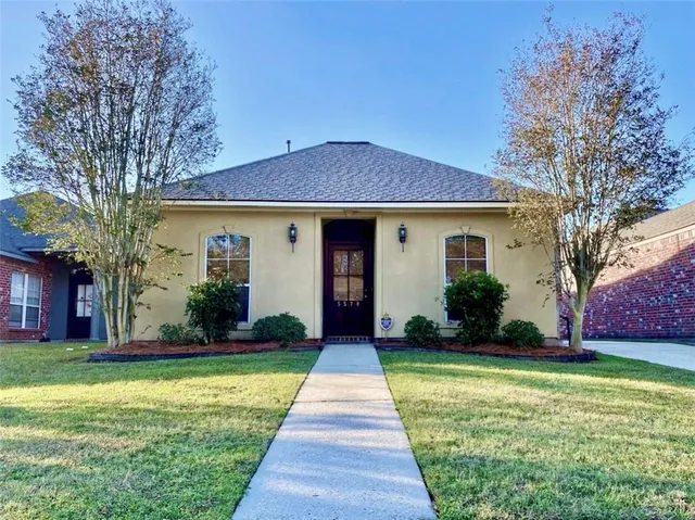 $1,900 | 5578 Arialo Drive, Baton Rouge, LA 70820