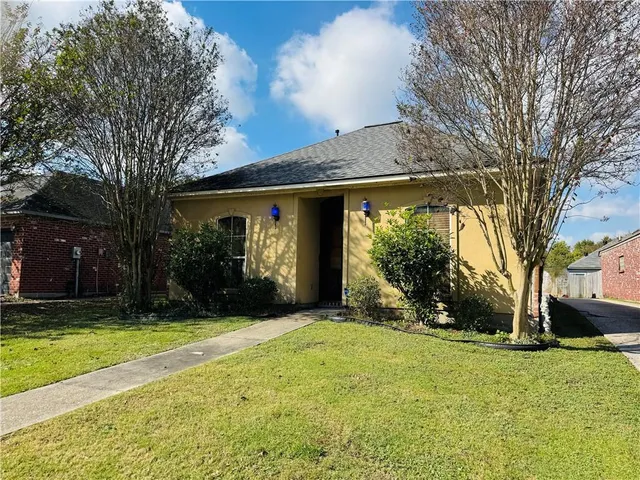 $1,900 | 5578 Arialo Drive, Baton Rouge, LA 70820