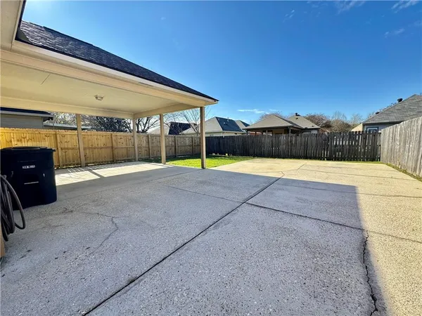 $2,100 | 5578 Arialo Drive, Baton Rouge, LA 70820