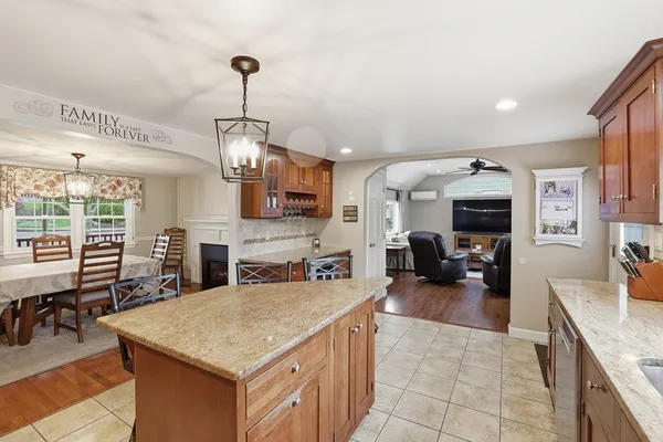 $799,900 | 33 Julia Road, Weymouth, MA 02191