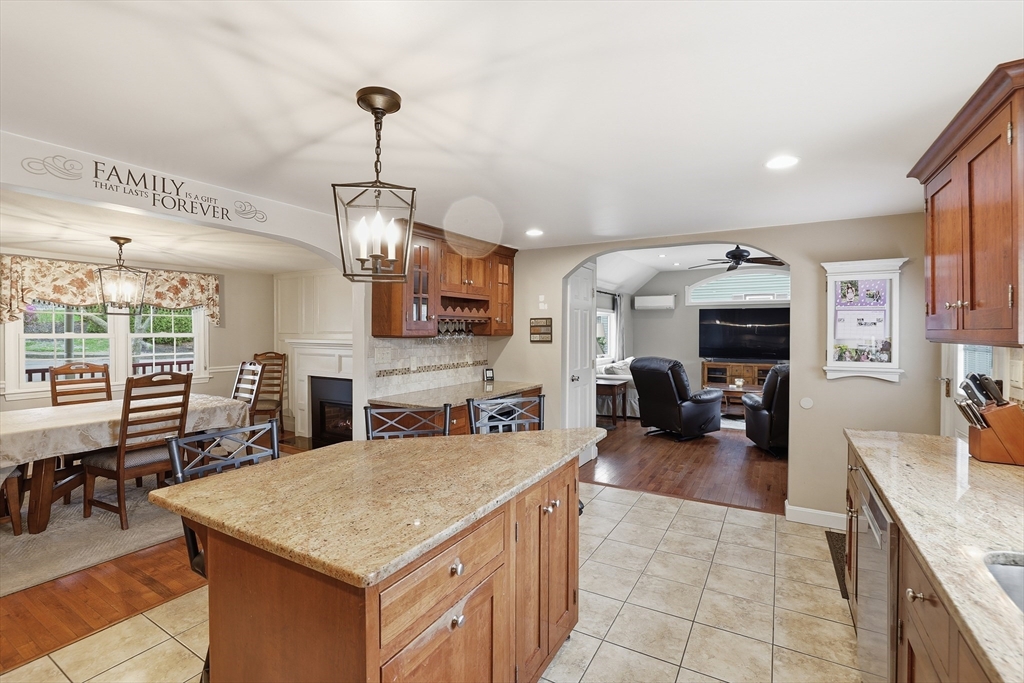 33 Julia Road Weymouth, MA 02191 - Photo 14 of 41