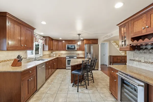 $799,900 | 33 Julia Road, Weymouth, MA 02191