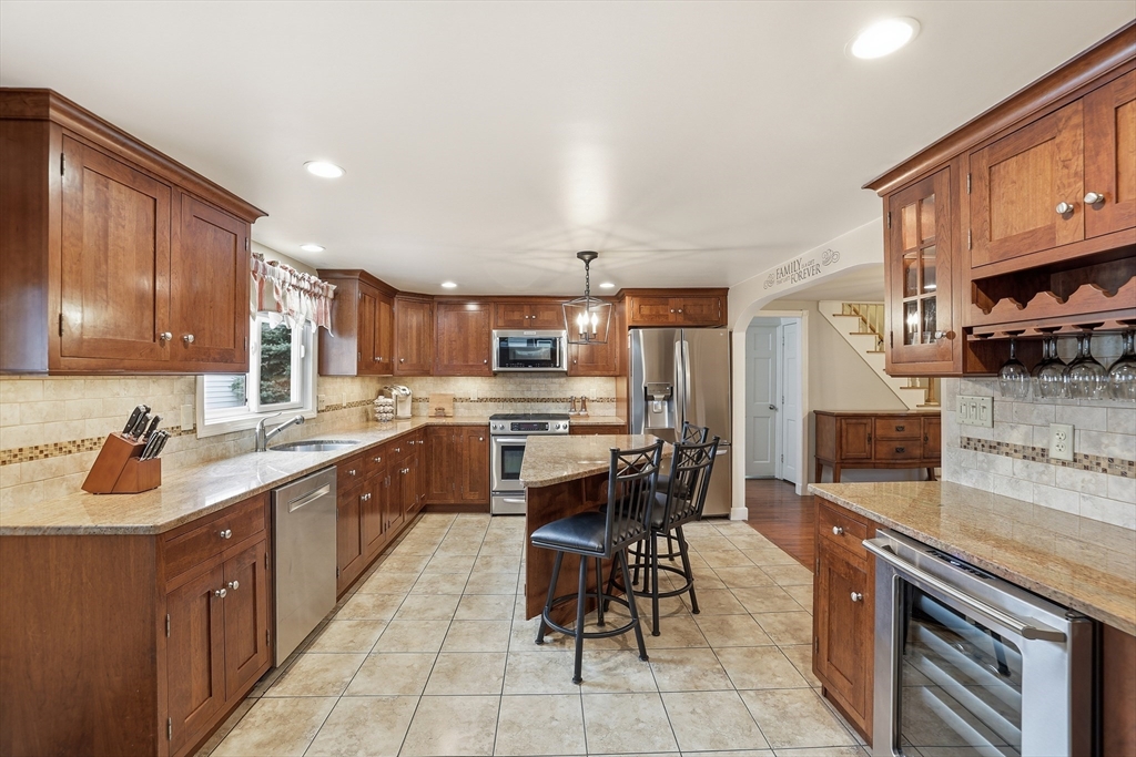 33 Julia Road Weymouth, MA 02191 - Photo 15 of 41