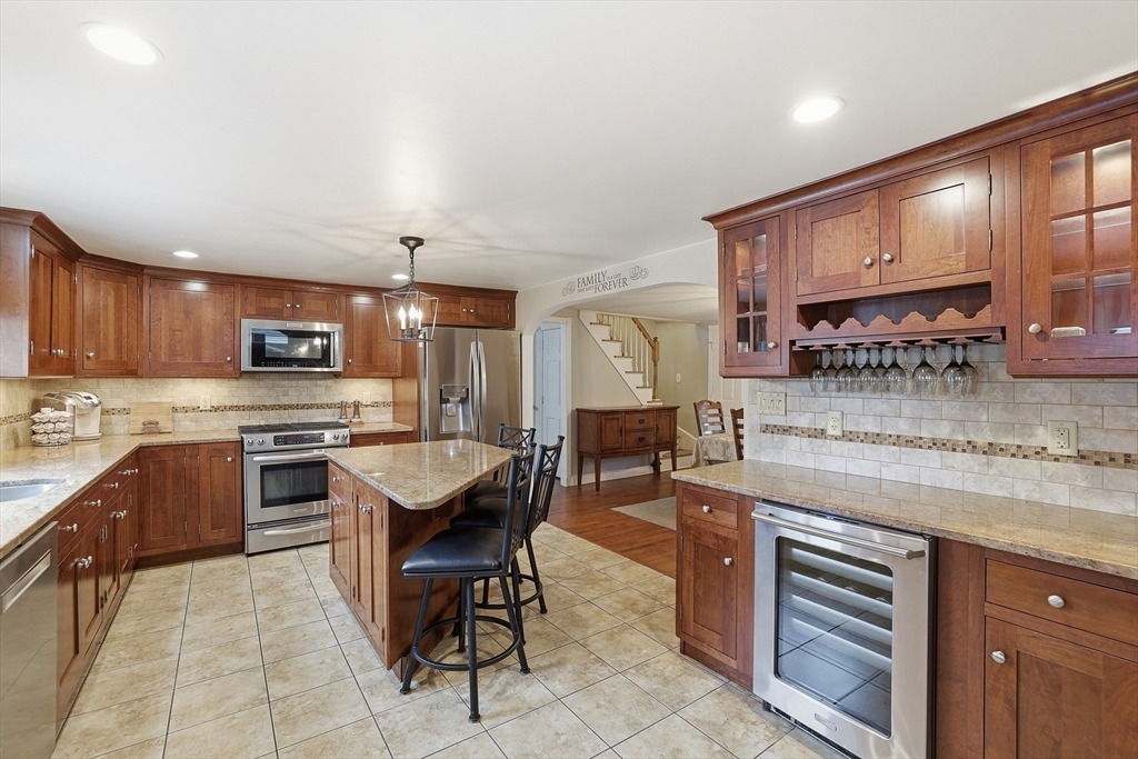 33 Julia Road Weymouth, MA 02191 - Photo 16 of 41