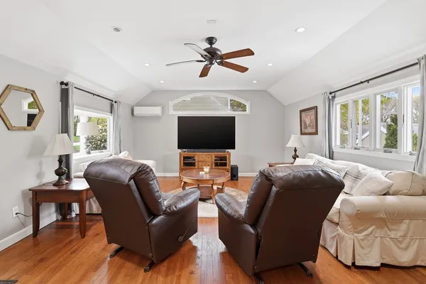 $799,900 | 33 Julia Road, Weymouth, MA 02191
