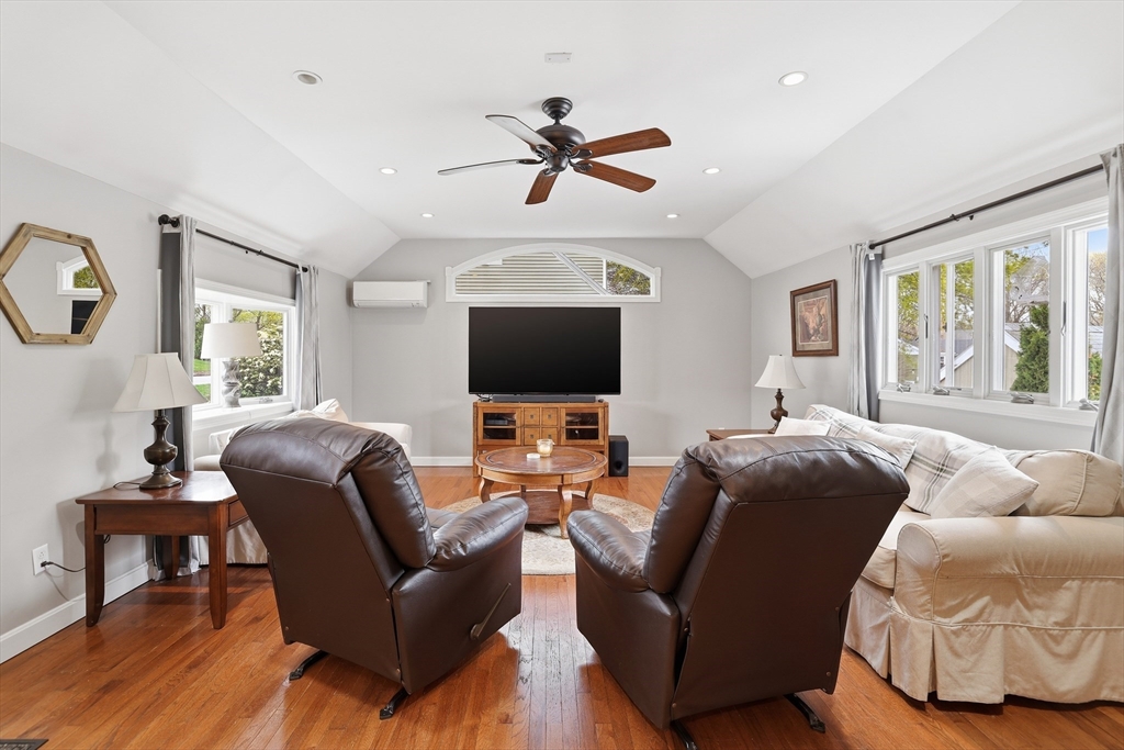 33 Julia Road Weymouth, MA 02191 - Photo 18 of 41