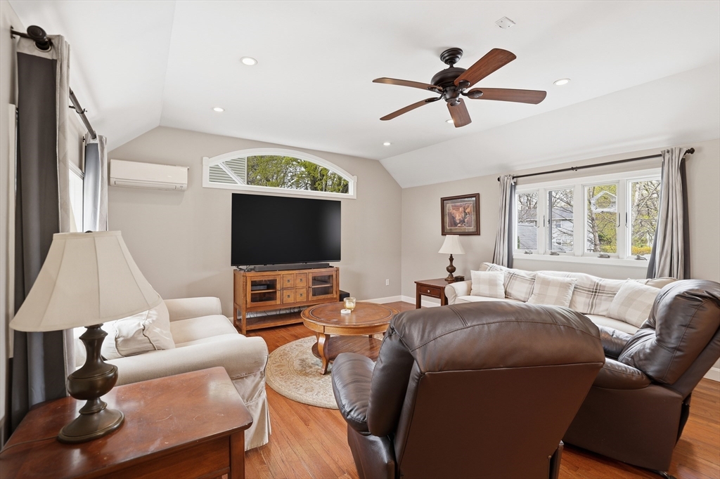 33 Julia Road Weymouth, MA 02191 - Photo 19 of 41