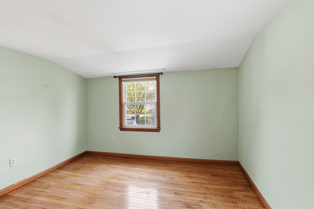 33 Julia Road Weymouth, MA 02191 - Photo 22 of 41