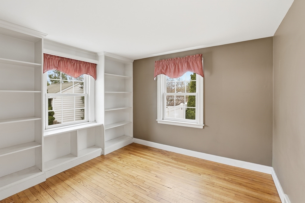 33 Julia Road Weymouth, MA 02191 - Photo 9 of 41