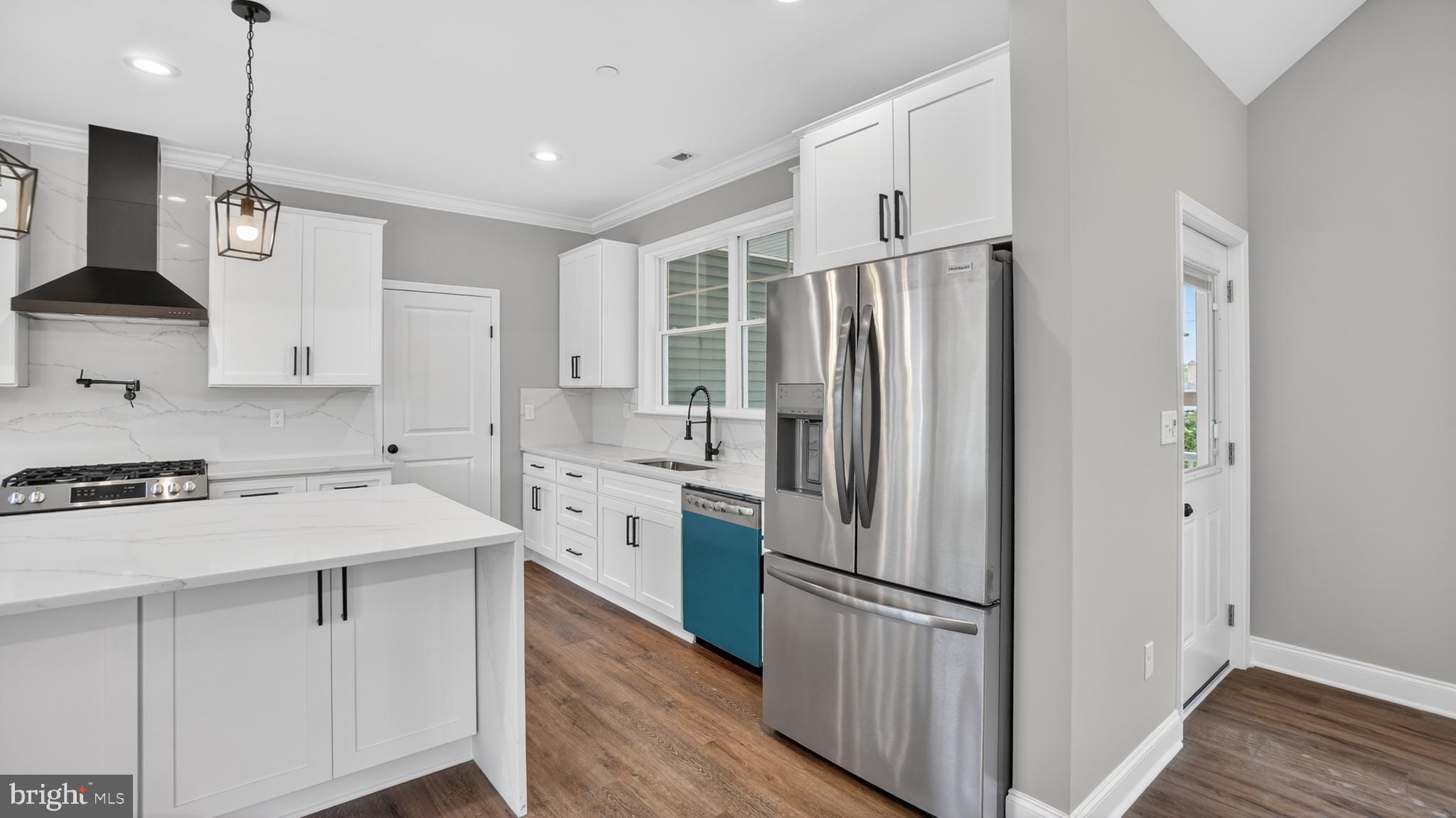 2001 Poplar Ridge Road Pasadena, MD 21122 - Photo 7 of 83 stainless steel appliances