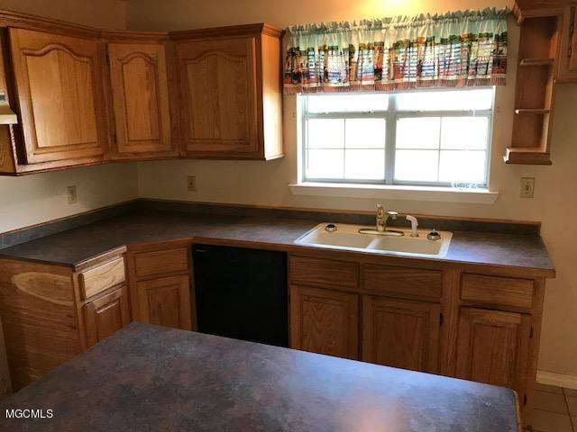 10643 Firetower Road Pass Christian, MS 39571 - Photo 6 of 31 Kitchen