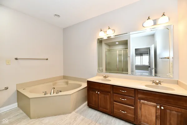 $2,599 | 8555 One W Drive, Unit 301, Indianapolis, IN 46260