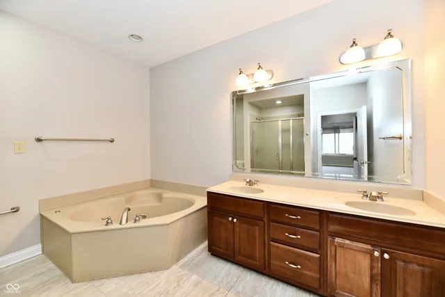 $2,599 | 8555 One W Drive, Unit 301, Indianapolis, IN 46260