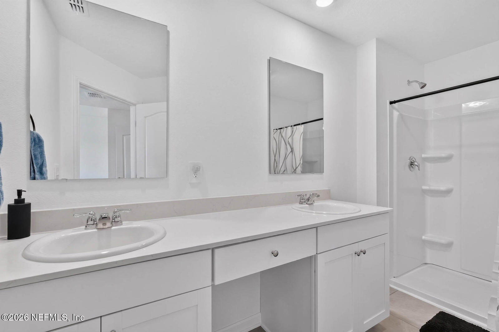 133 Redbud Road Palm Coast, FL 32137 - Photo 20 of 31 Master Bath