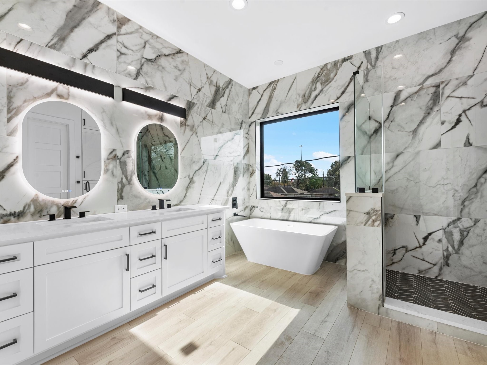 943 West 31st Street Houston, TX 77018 - Photo 14 of 27