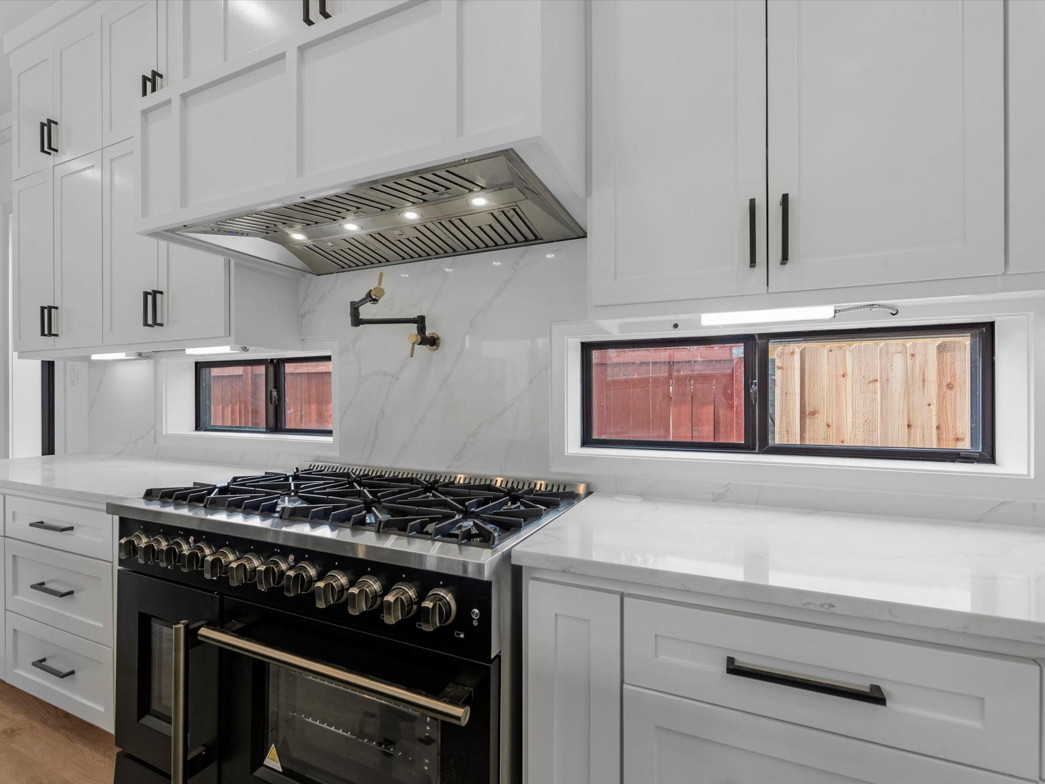 943 West 31st Street Houston, TX 77018 - Photo 9 of 27