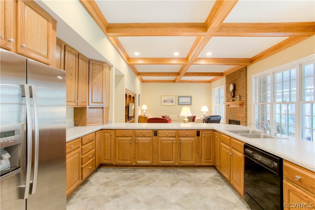 902 Hermitage Road Manakin-Sabot, VA 23103 - Photo 12 of 44 The 12 x 17 kitchen has coffered ceilings and cust