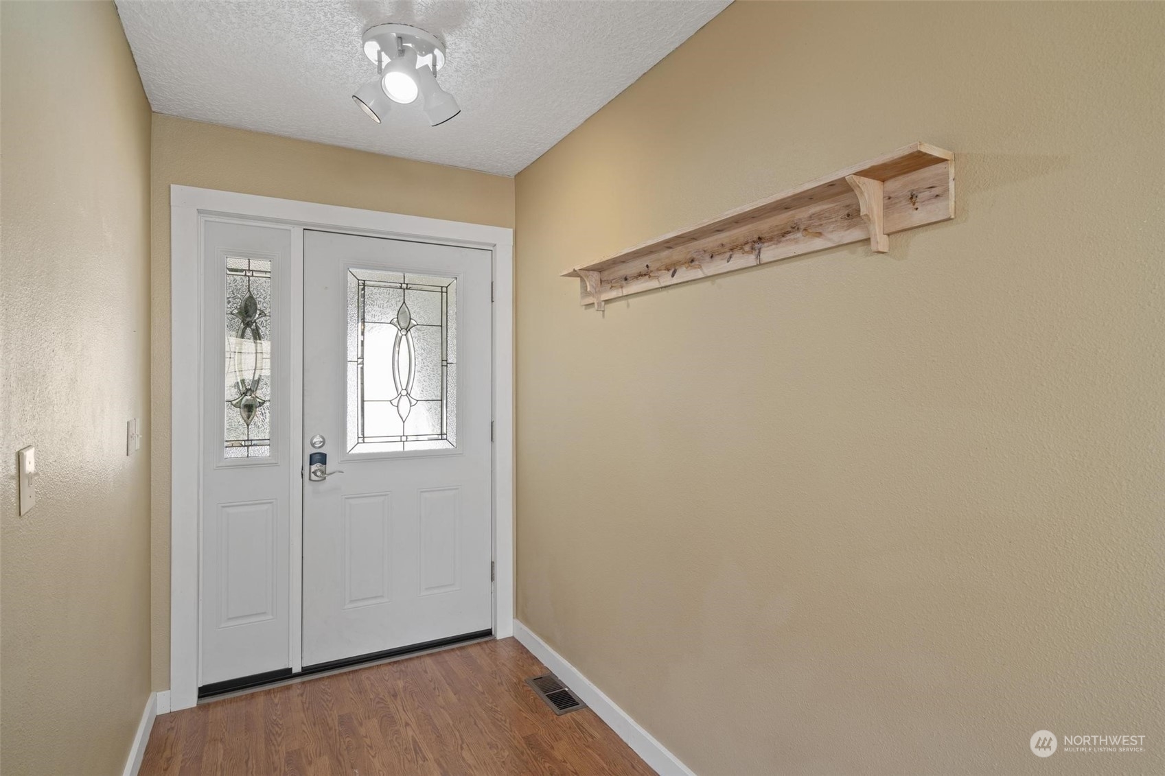 910 Southwest Mayer Street Winlock, WA 98596 - Photo 5 of 40 Gallery Image 5